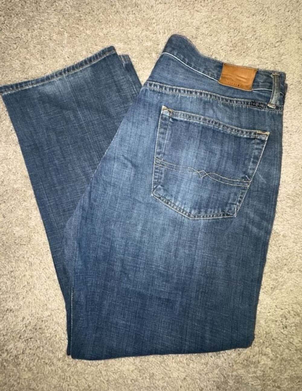 Lucky Brand Men's Classic Straight Fit Blue Denim Jeans